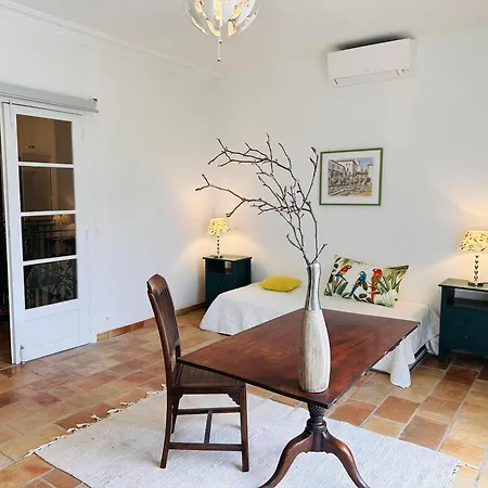 A Lovely Large With A Big Swimming Pool And Gardens In A Calm Area Of - 1921 *