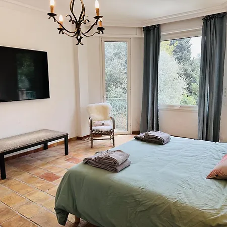 A Lovely Large With A Big Swimming Pool And Gardens In A Calm Area Of - 1921 Villa *