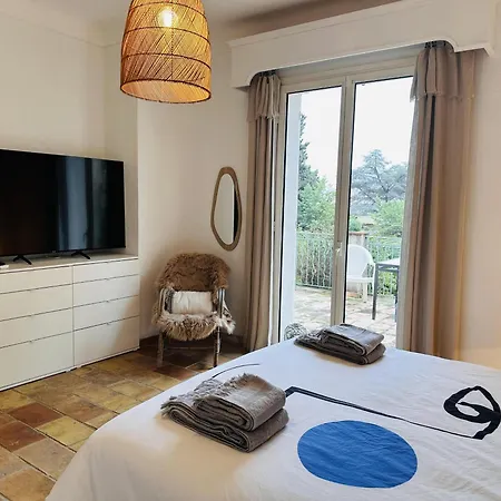 A Lovely Large With A Big Swimming Pool And Gardens In A Calm Area Of - 1921 * Cannes