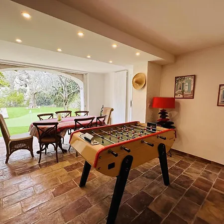 A Lovely Large With A Big Swimming Pool And Gardens In A Calm Area Of - 1921 Villa *