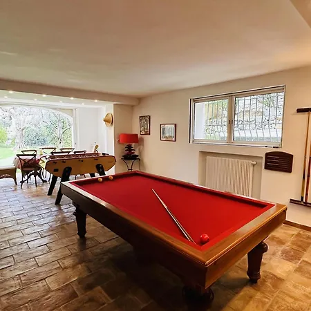 Villa A Lovely Large With A Big Swimming Pool And Gardens In A Calm Area Of - 1921 *