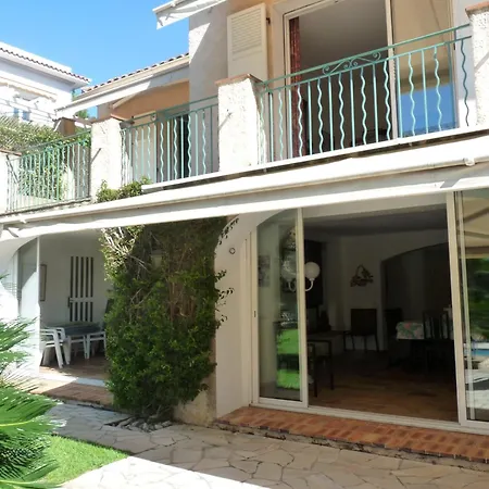 A Lovely Large With A Big Swimming Pool And Gardens In A Calm Area Of - 1921